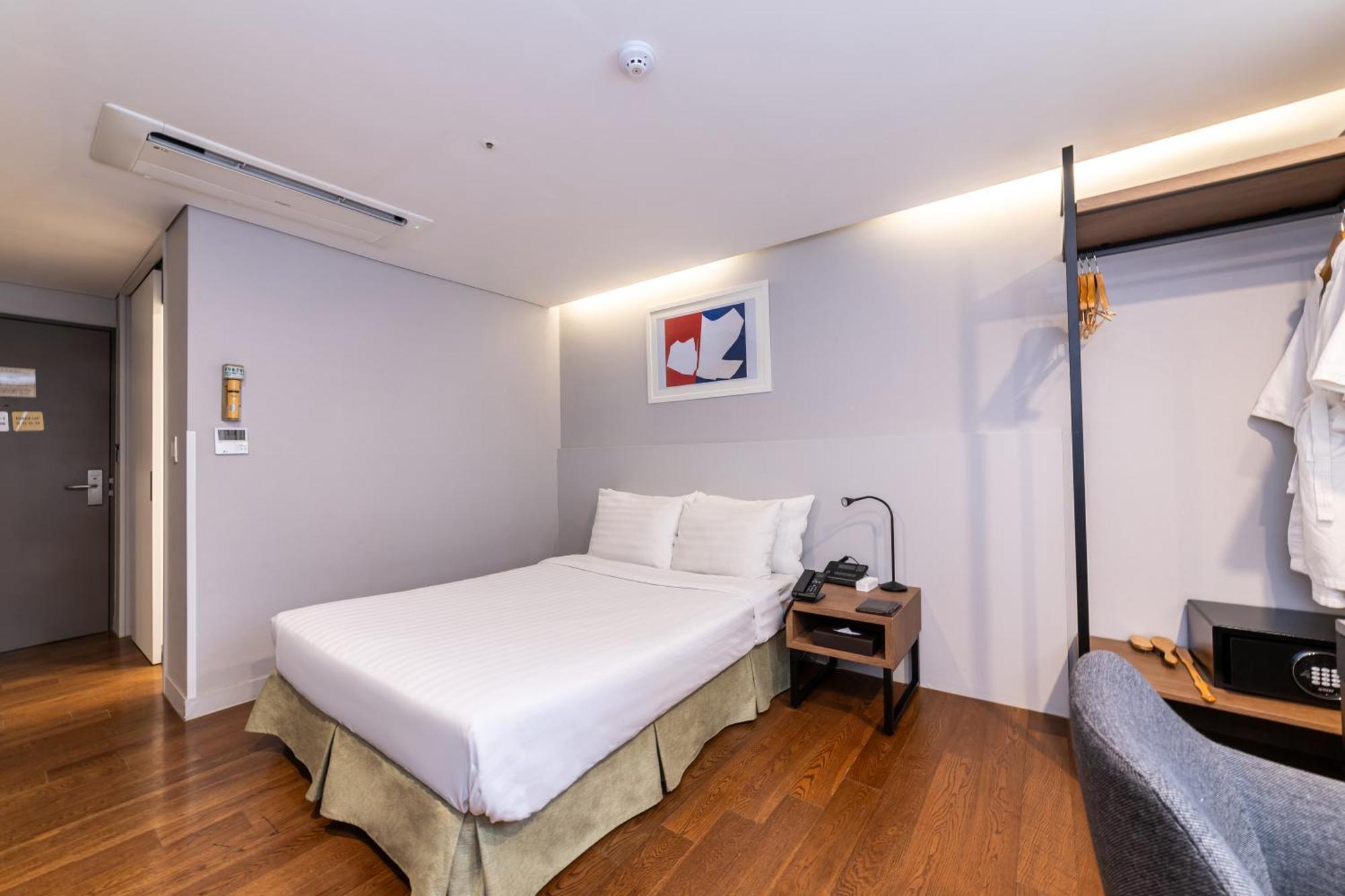 Hotel New Myeongdong 3*