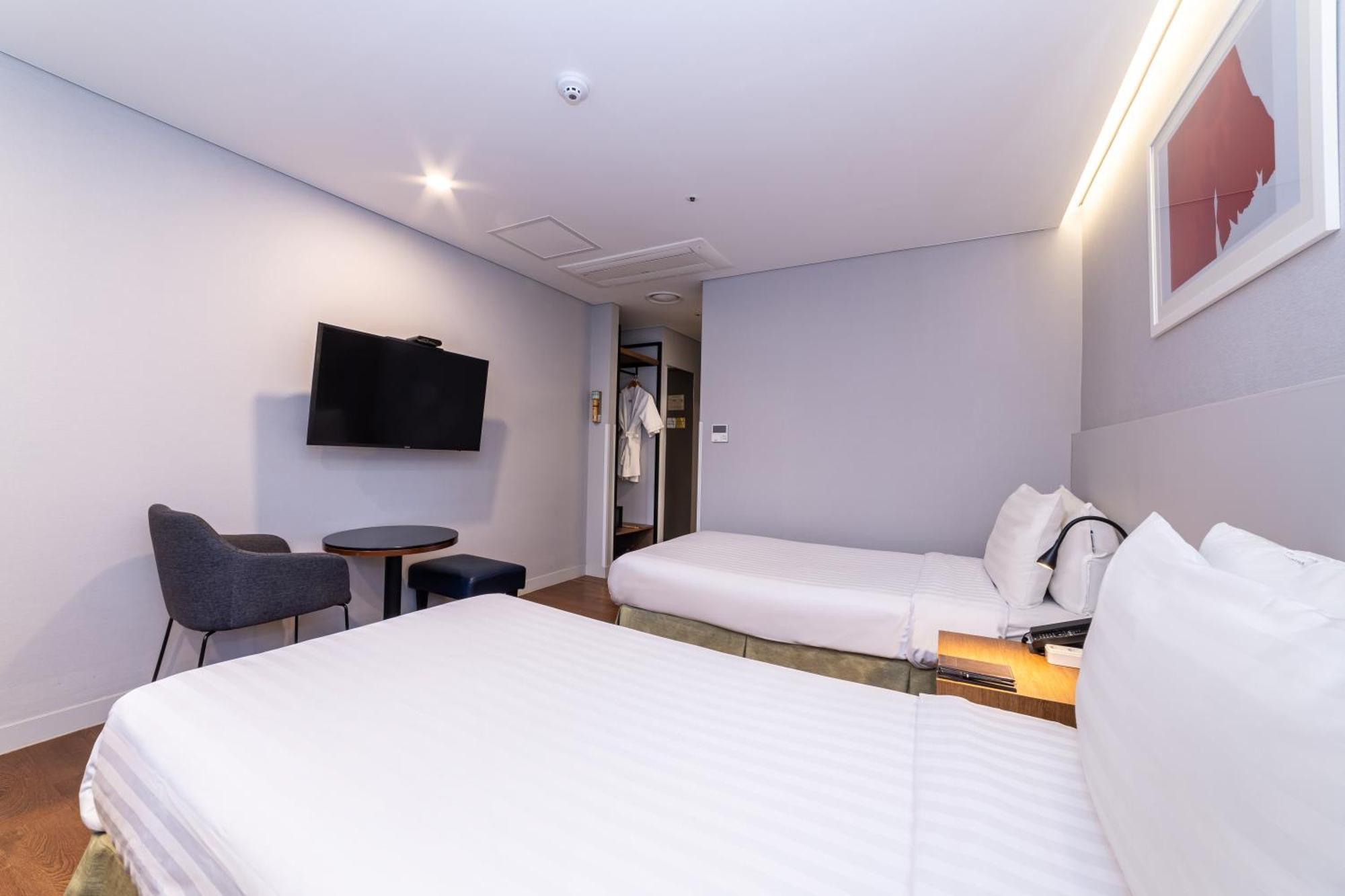 Hotel New Myeongdong