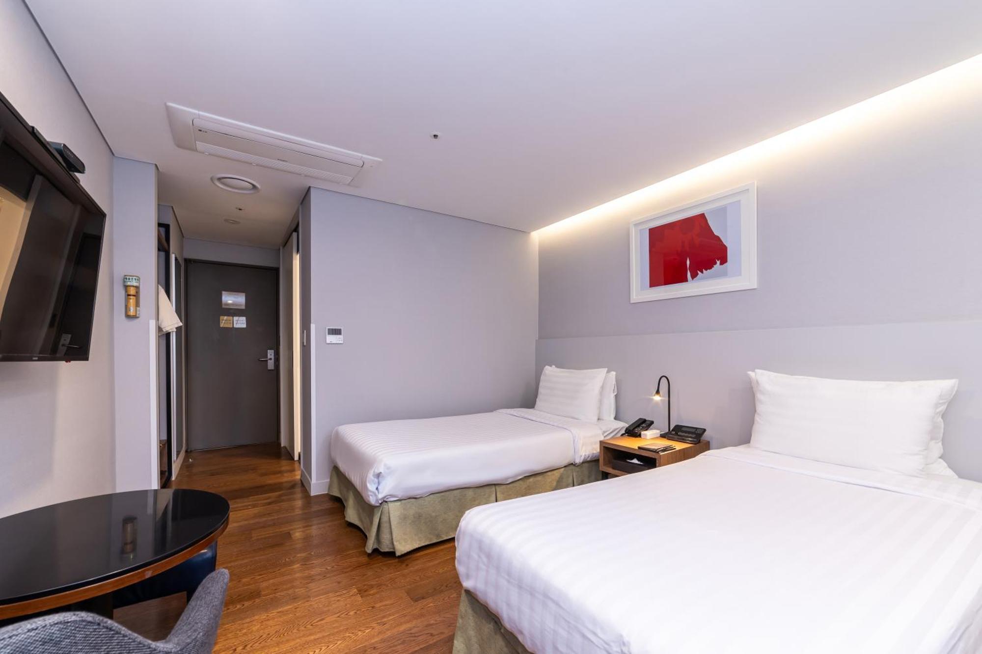 Hotel New Myeongdong